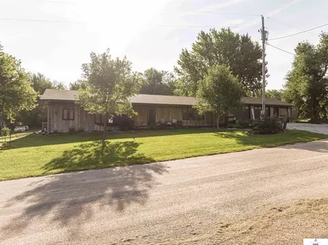 150 Cedar Thayer St, Waco, NE 68460