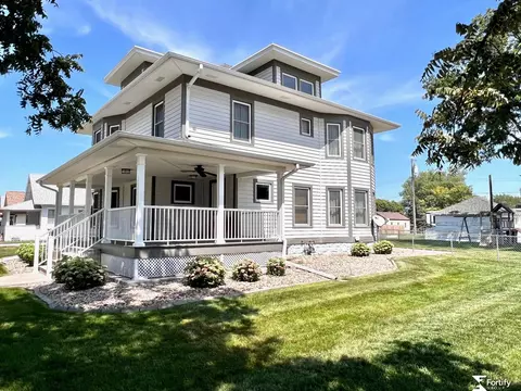 122 S River Ave, Exeter, NE 68351