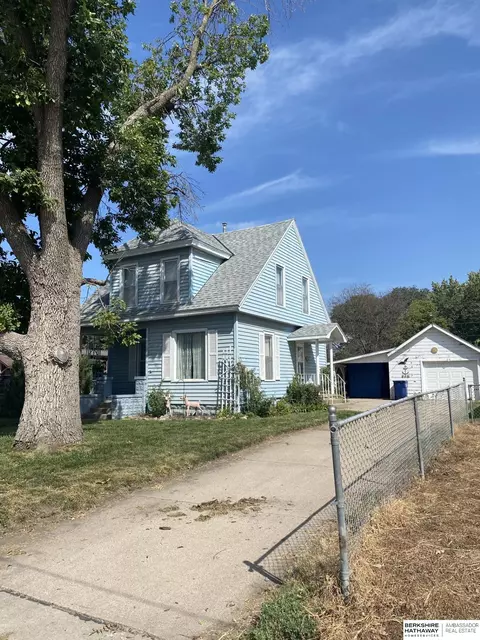 1330 E Cuming St, Fremont, NE 68025
