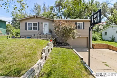 9917 Evans St, Omaha, NE 68134
