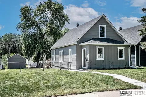 3719 V St, Omaha, NE 68107