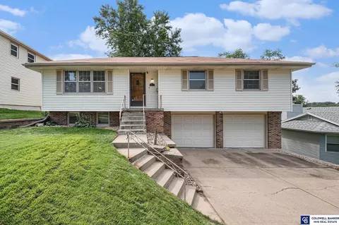 9817 Browne St, Omaha, NE 68134