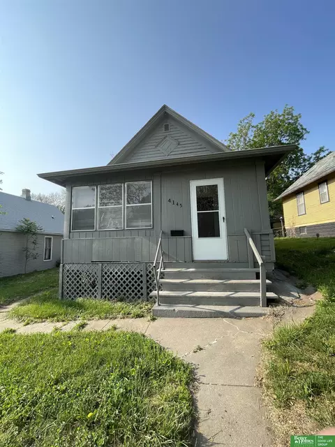 4145 Erskine St, Omaha, NE 68111