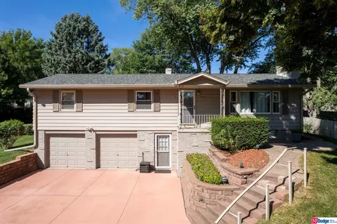 3324 S 105 Ave, Omaha, NE 68124