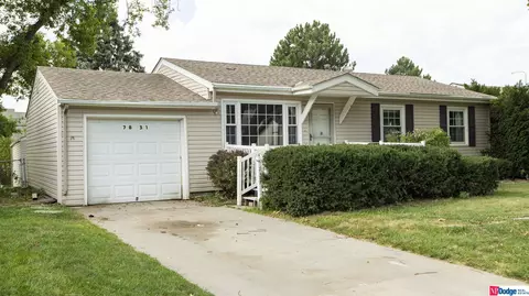 7831 Nina St, Omaha, NE 68124
