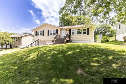 7301 S 50 St, Omaha, NE 68157