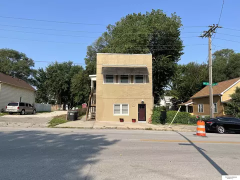 1944 S 10 St, Omaha, NE 68108