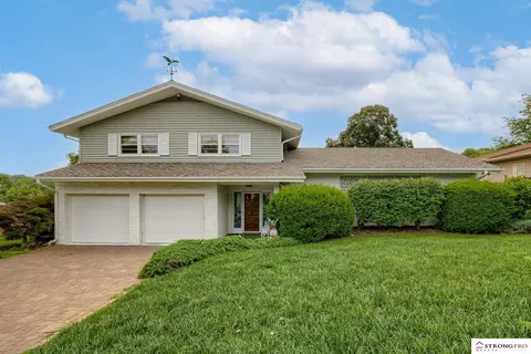 68 Bellevue Dr, Council Bluffs, IA 51503