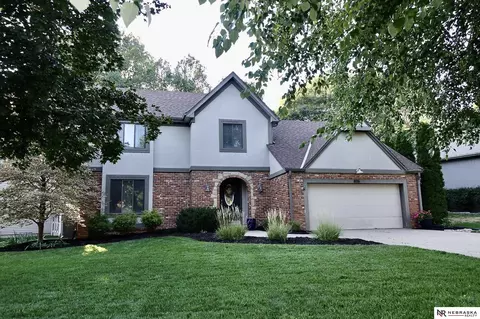 876 S 156th Ave, Omaha, NE 68118