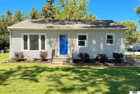 902 W 32nd Ave, Bellevue, NE 68005