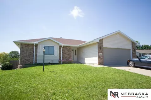 5001 Coneflower Ct, Lincoln, NE 68521