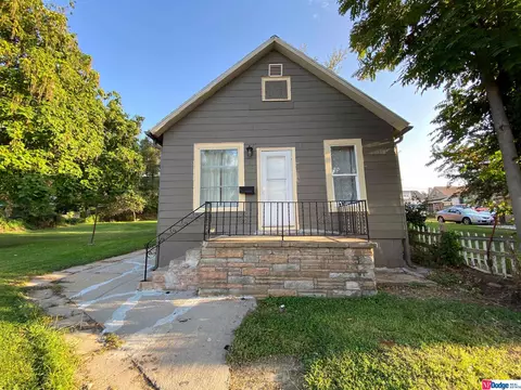 2633 Y St, Omaha, NE 68107