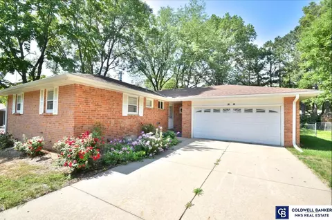 8026 South St, Lincoln, NE 68506