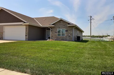 2955 N Belvedere Ave, Fremont, NE 68025