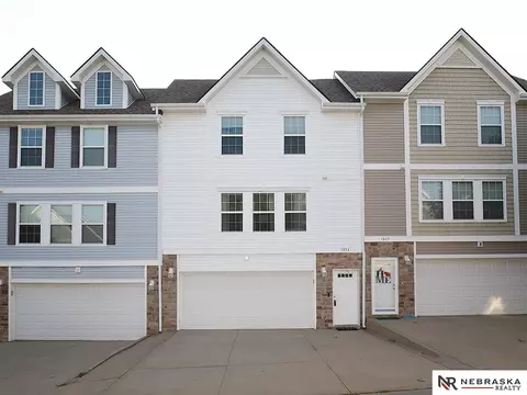 4353 N 146th Ct, Omaha, NE 68116