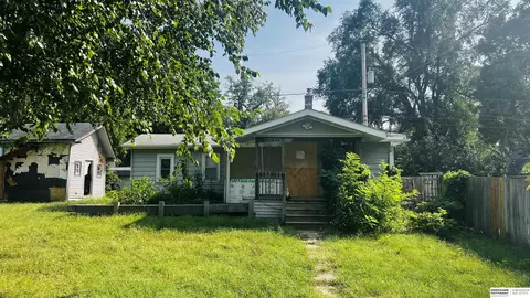 7065 Spencer St, Omaha, NE 68104