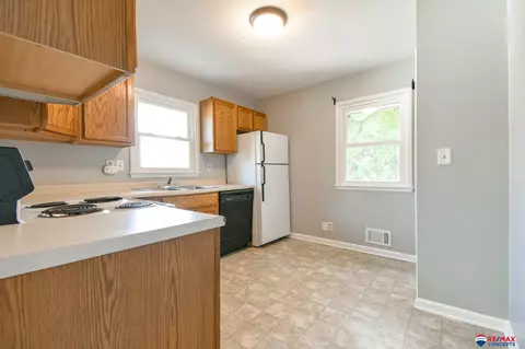 1240 Irving St, Lincoln, NE 68521 photo 6
