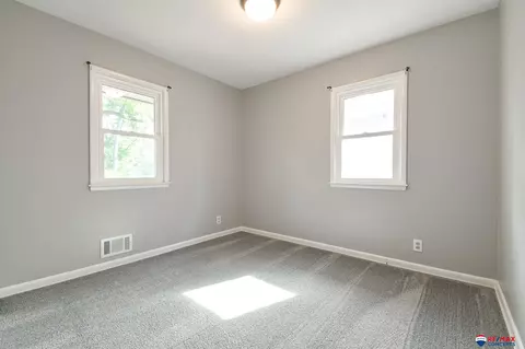 1240 Irving St, Lincoln, NE 68521 photo 13