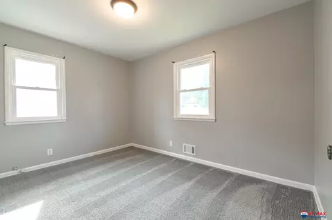 1240 Irving St, Lincoln, NE 68521 photo 9