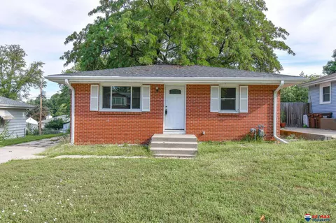 1240 Irving St, Lincoln, NE 68521