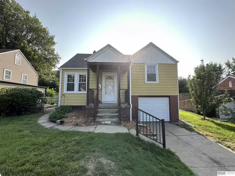 2139 S 62 St, Omaha, NE 68106