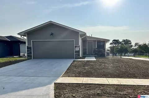 1612 SW 28th St, Lincoln, NE 68522