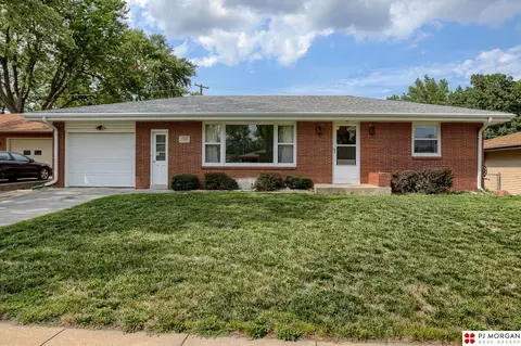 1510 Fairfield St, Lincoln, NE 68521
