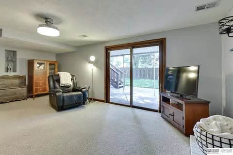 1018 Eldorado Dr, Omaha, NE 68154 photo 35