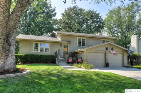 1018 Eldorado Dr, Omaha, NE 68154 photo 2