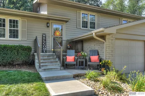 1018 Eldorado Dr, Omaha, NE 68154 photo 3