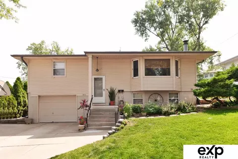 14111 Orchard Ave, Omaha, NE 68137