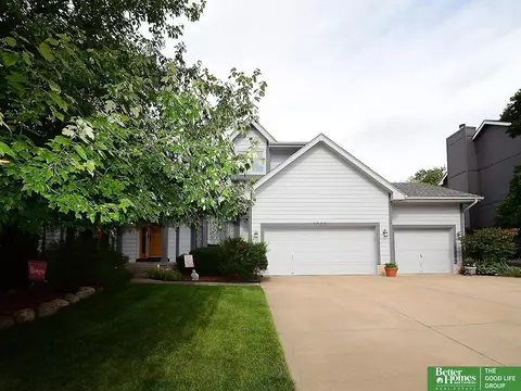 1006 Shady Tree Ln, Papillion, NE 68046