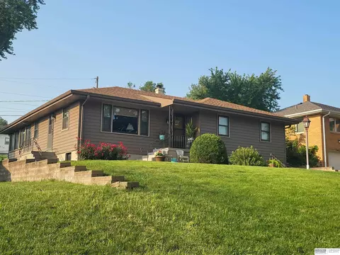 4055 E St, Omaha, NE 68107 photo 2