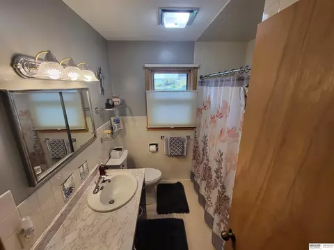 4055 E St, Omaha, NE 68107 photo 8