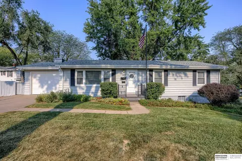 1202 Hillcrest Dr, Bellevue, NE 68005