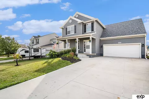 15505 King Cir, Bennington, NE 68007
