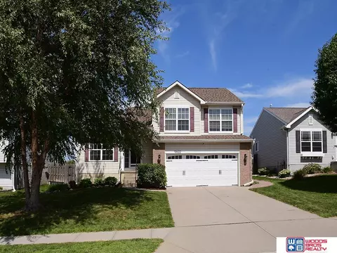 19622 W St, Omaha, NE 68135