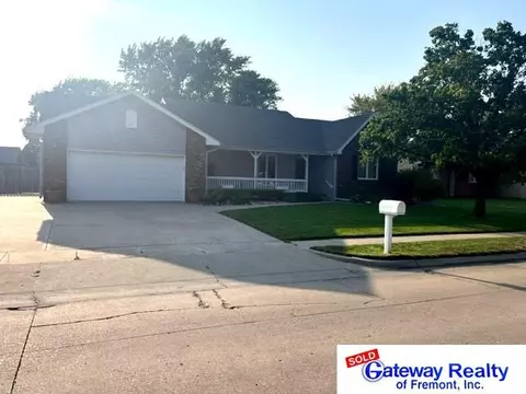 1217 Garden City Rd, Fremont, NE 68025