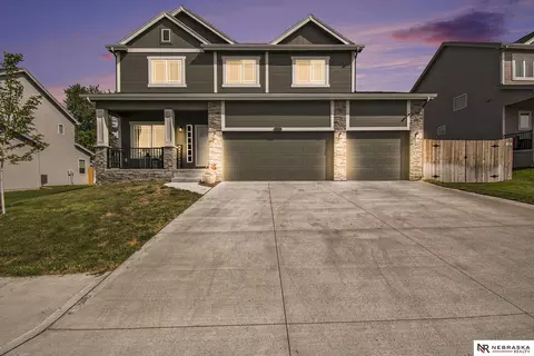 5014 Sheridan Rd, Papillion, NE 68133