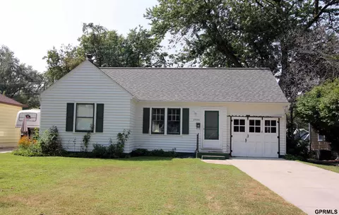2526 Jefferson St, Bellevue, NE 68005