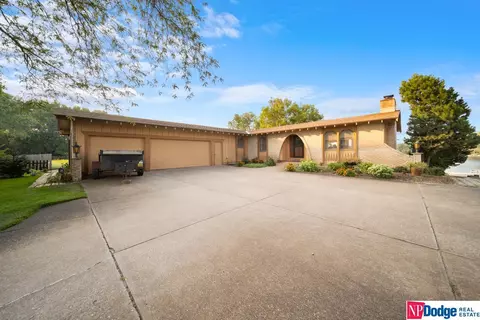 1950 Big Island Rd, Fremont, NE 68025