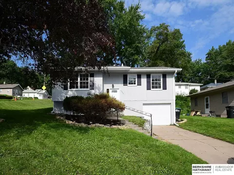 5306 N 46 St, Omaha, NE 68104