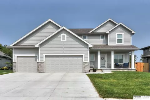 19912 Redwood St, Gretna, NE 68028