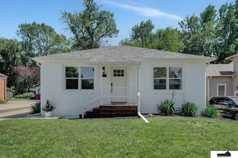 874 S 34th St, Lincoln, NE 68510
