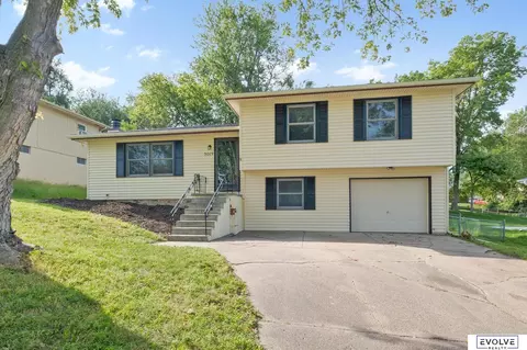 3009 Coffey Ave, Bellevue, NE 68123