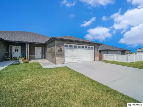 4823 N 36 St, Lincoln, NE 68504