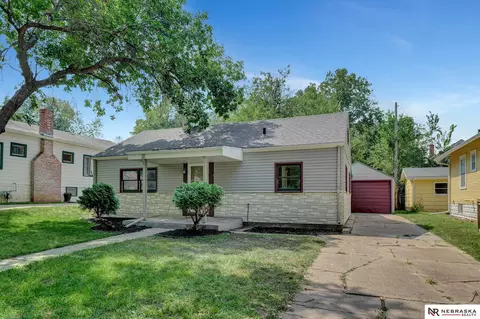 2711 S 11th St, Lincoln, NE 68502