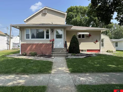 216 S Oak St, West Point, NE 68788