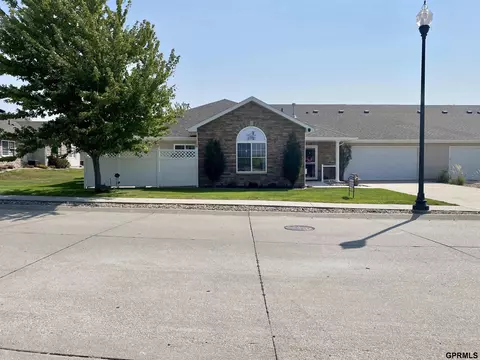 8587 N 161st Ct, Bennington, NE 68007