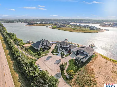 6210 N 289th Cir, Valley, NE 68064